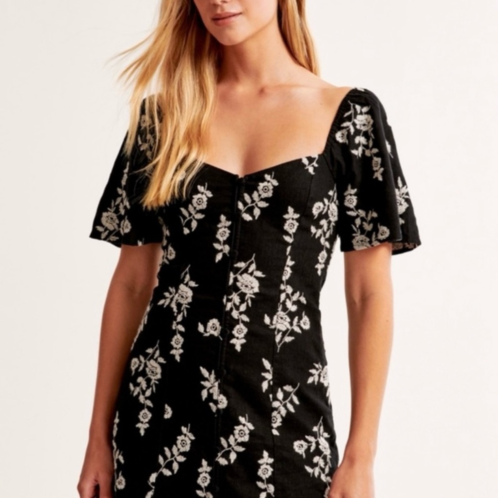 Abercrombie & Fitch Black Floral Midi Dress